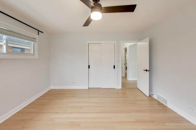 Building Photo - 710 S Hawthorne Ave