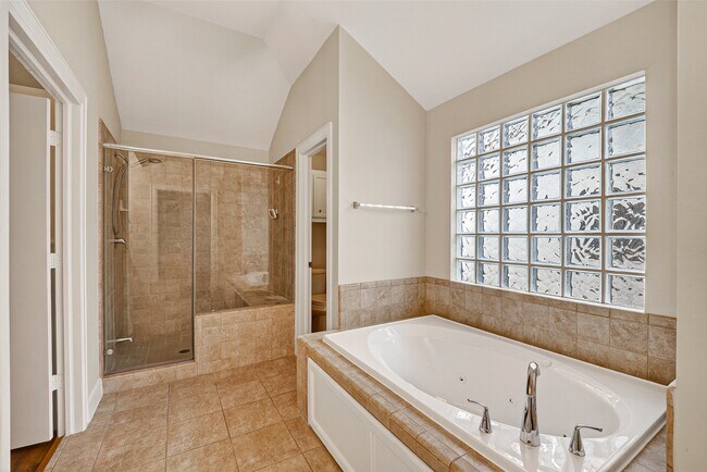 Building Photo - 3730 Main Poplar Dr