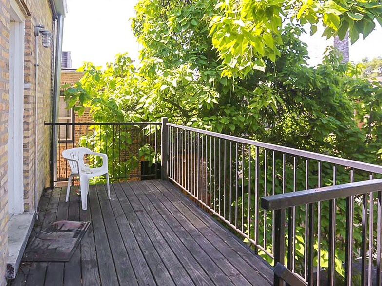 Building Photo - 3818 N Sheffield Ave