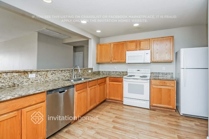 Building Photo - 43810 Sagebrush Trail