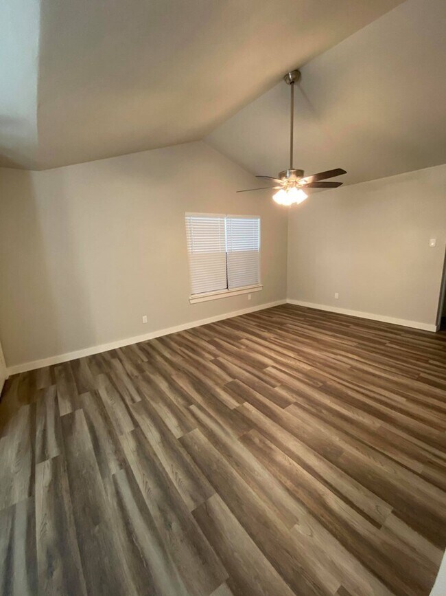 Building Photo - 518 Wigwam Ln