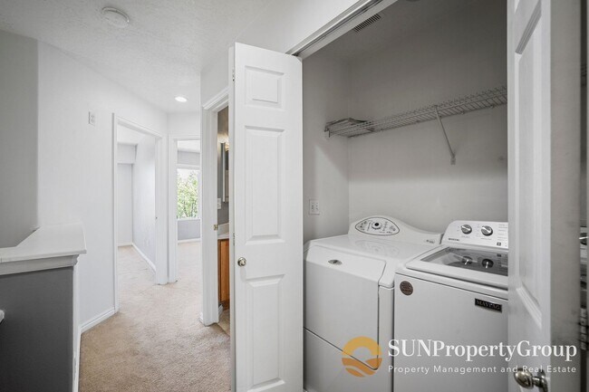 Building Photo - 1574 Calais Ct