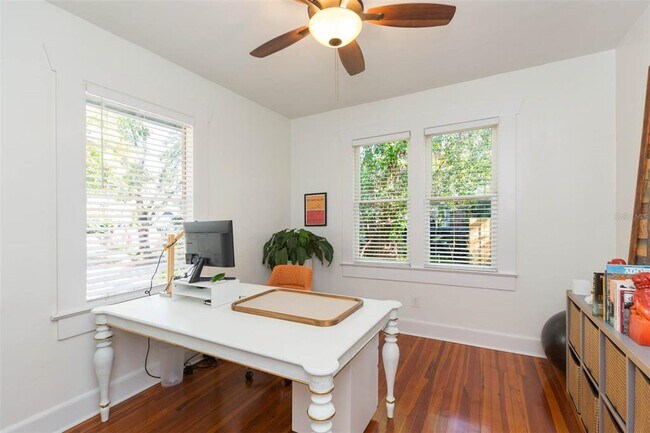 Building Photo - 917 E Broad St