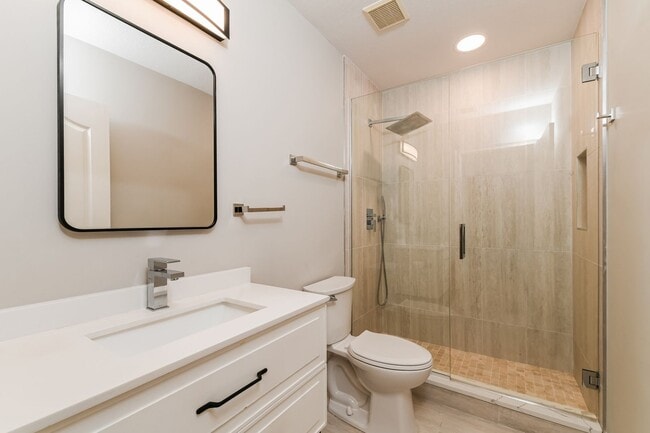 Building Photo - Sunny Lakeview 3BR / 2BA Home in Gated Community in North Naples, FL