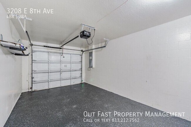 Building Photo - 3208 E 8th Ave