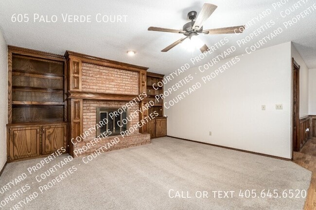 Building Photo - 605 Palo Verde Ct
