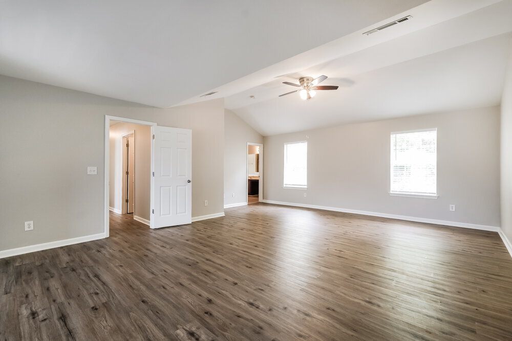 Building Photo - 4940 Hopewell Manor Dr