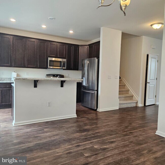 Building Photo - 76 Kramer Ct