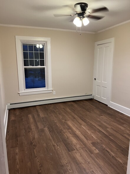 Second floor middle bedroom - 8 Grove St