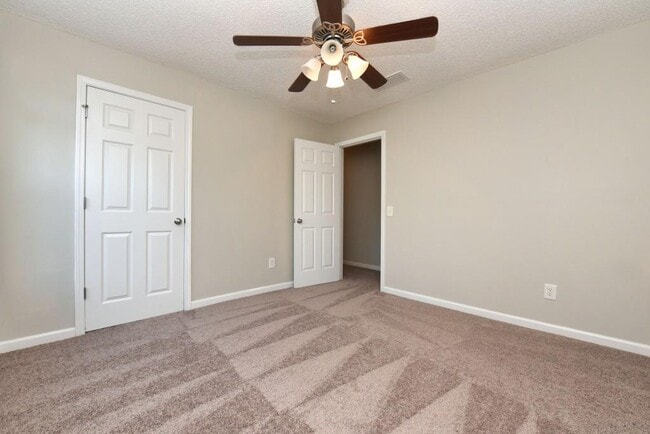 Building Photo - 1417 Faith Dr