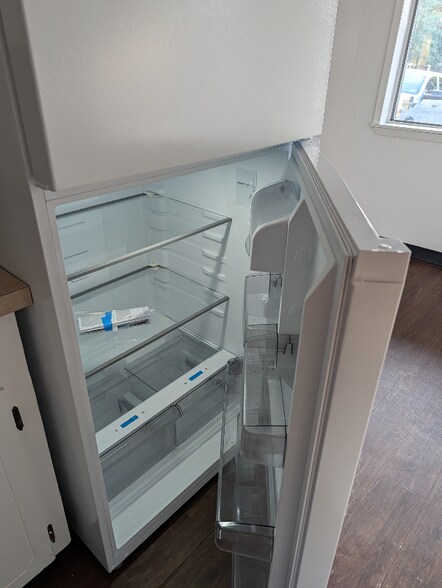 Building Photo - 104 Holland St