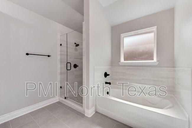 Building Photo - 8201 Scott Ln