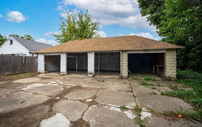 Building Photo - 1044 Muskegon Ave NW