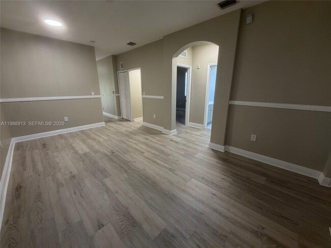 Building Photo - 2637 SE 16th Terrace