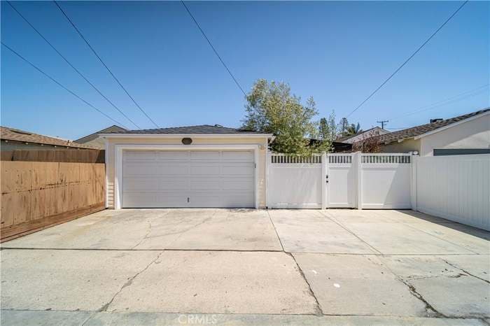 Building Photo - 211 St Joseph Ave