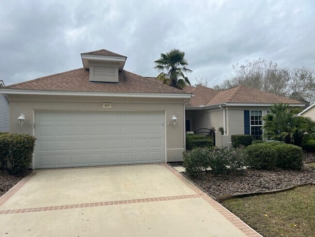 Building Photo - Wonderful, open, 2 bedroom home.