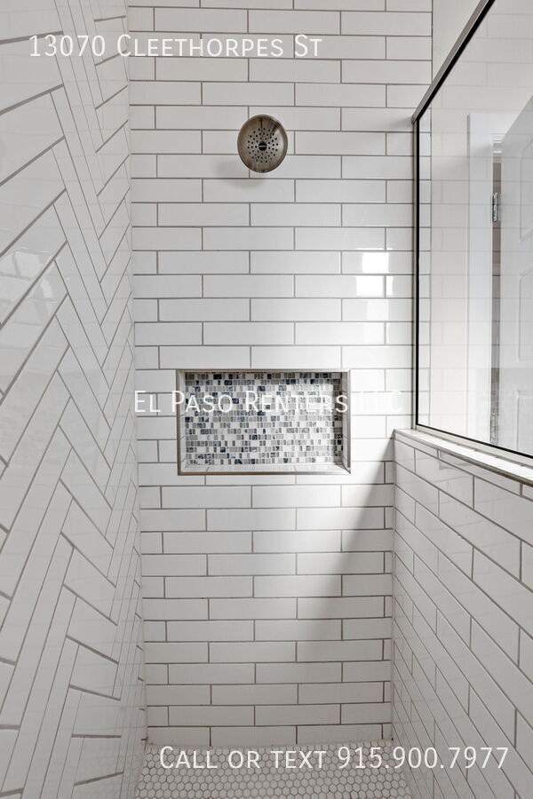 Building Photo - 13070 Cleethorpes St