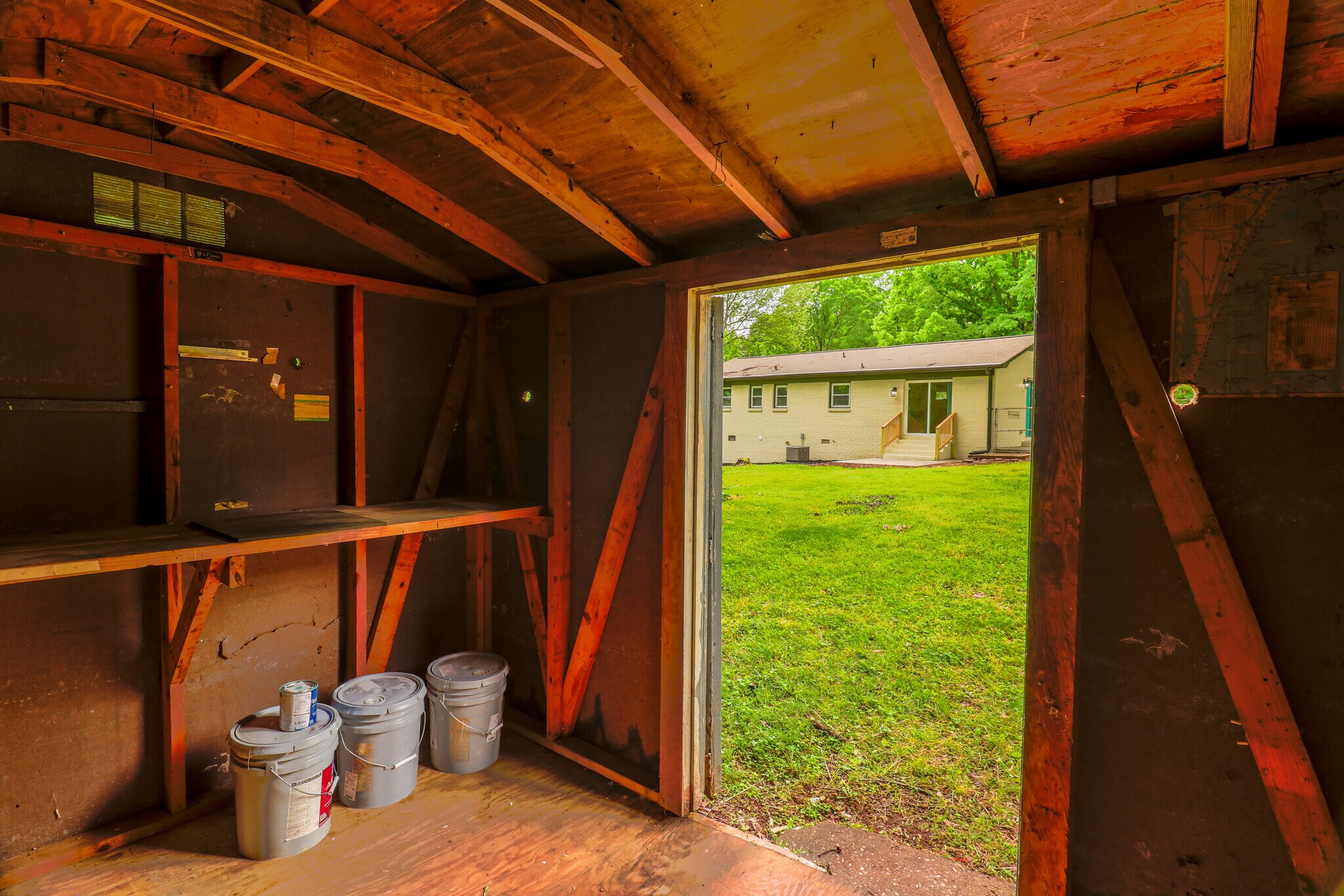 Building Photo - 2608 Meadow Lark Ln