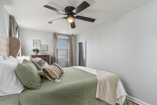 Building Photo - 145 Isabel Ave