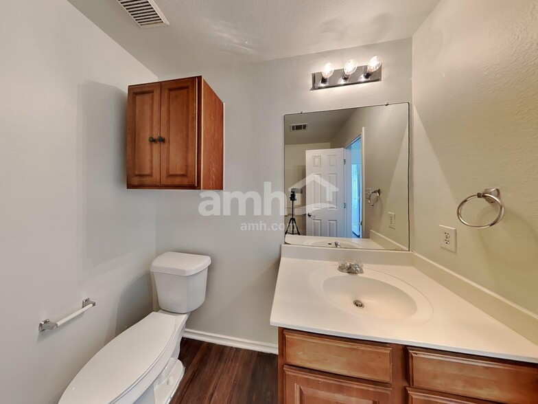 Building Photo - 256 Poplarwood Dr
