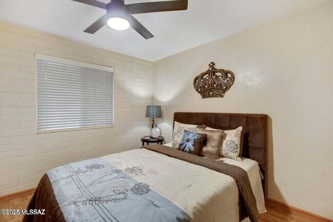 Building Photo - 55 N Cherry Ave