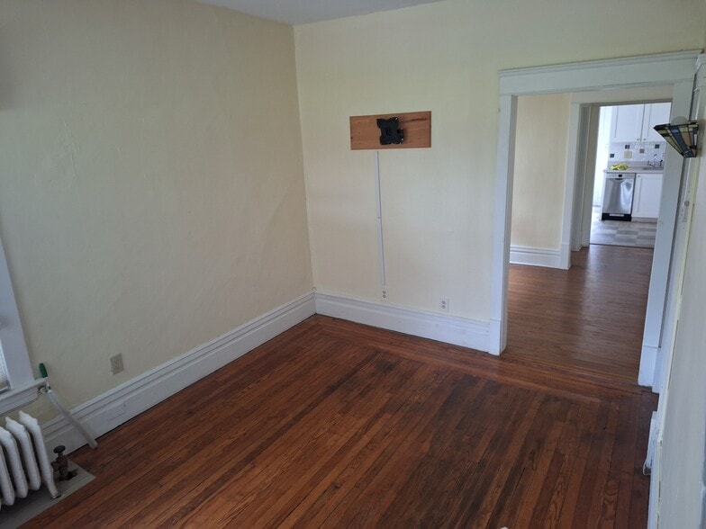 Building Photo - 517 W Shiawassee St