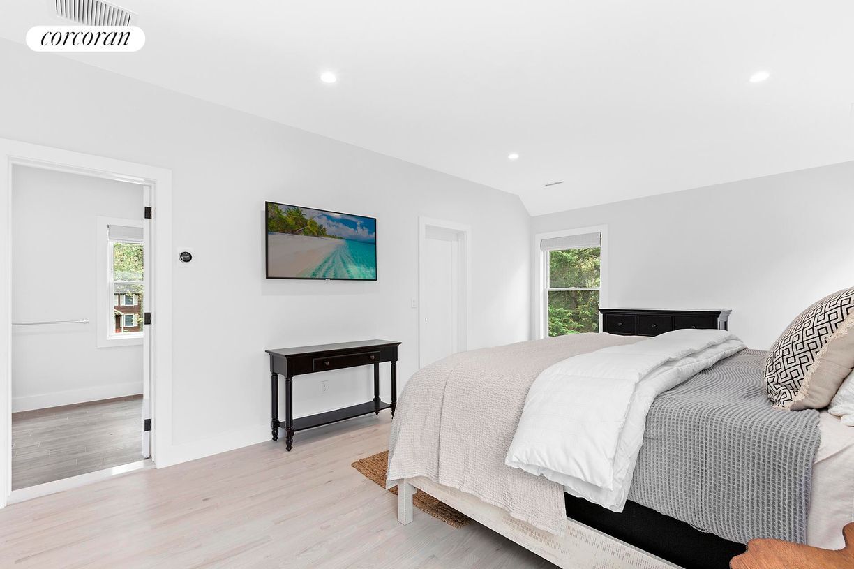 Building Photo - 42 Archibald Way