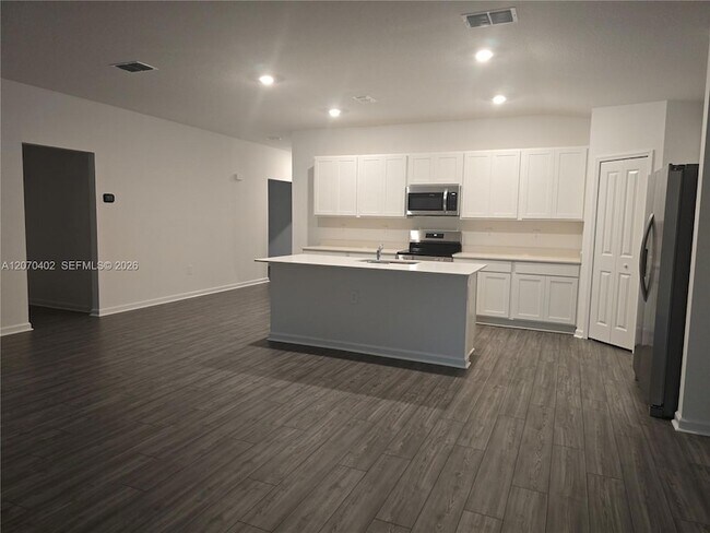 Building Photo - 16731 NW 144 St