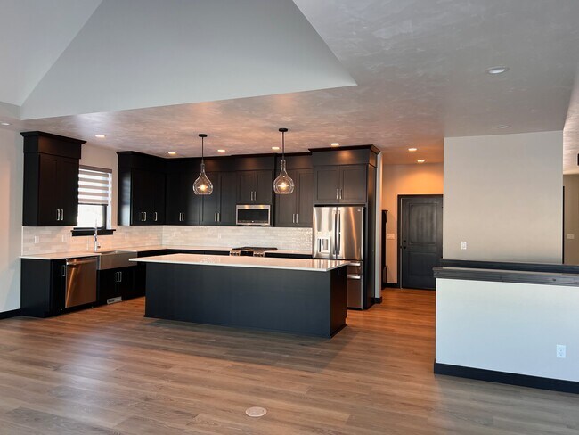 Building Photo - 2559 Farmington Way