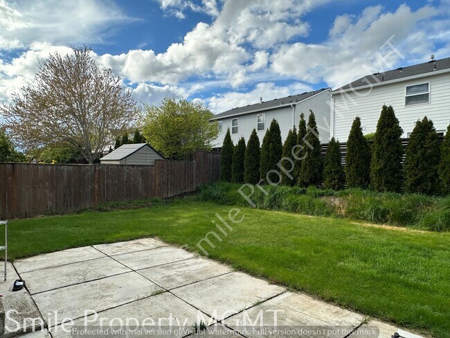 Building Photo - A beautiful 2-story single house in Clackamas.