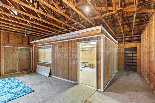 Building Photo - 17778 E Canary Creek Rd