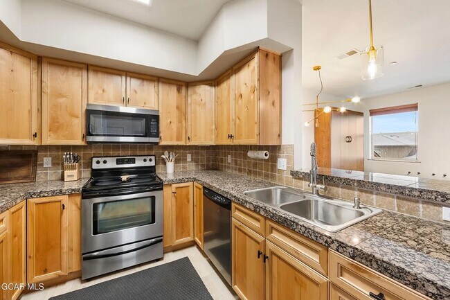 Building Photo - Fully Furnished Mountain Condo | Flexible Lease Terms | Garage Included | Fraser, CO