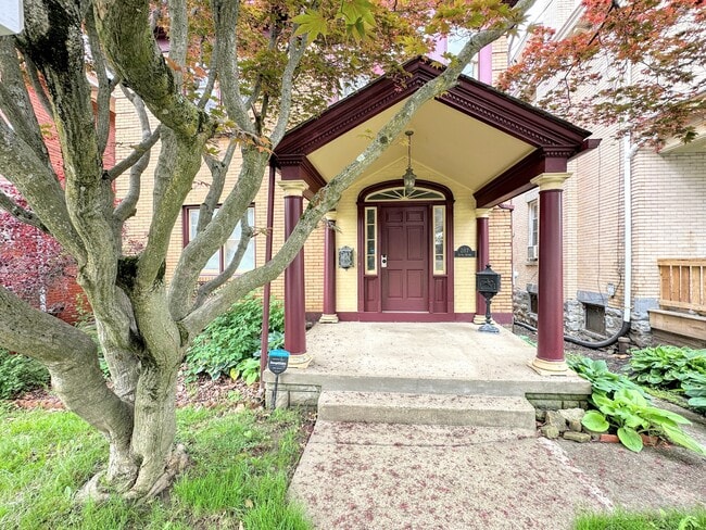 Building Photo - 207 Giffin Ave