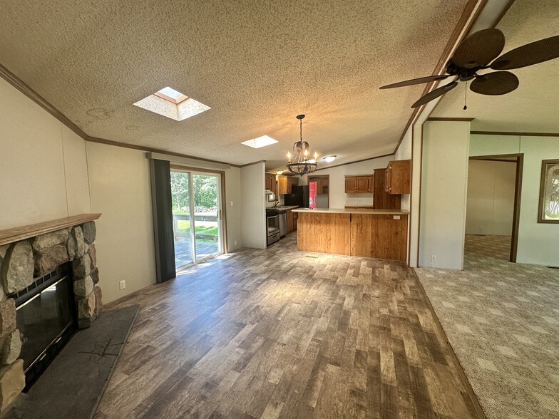 Building Photo - E2427 Holmes Rd