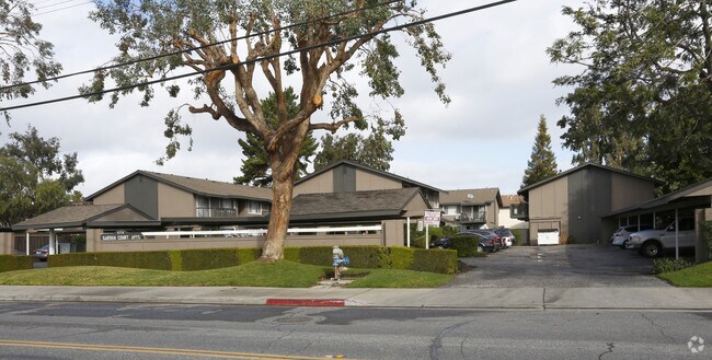 Primary Photo - Garden Court Apartments