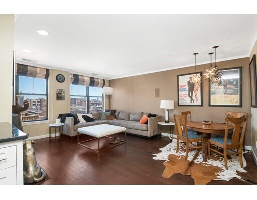 Building Photo - 75 Clarendon St