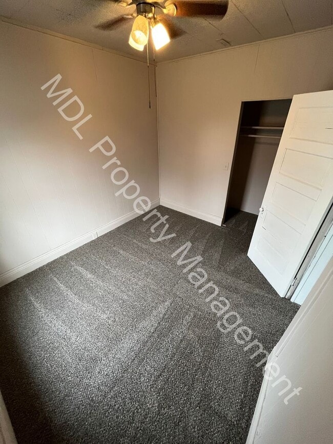 Building Photo - 3 Bedroom Home Available Now!