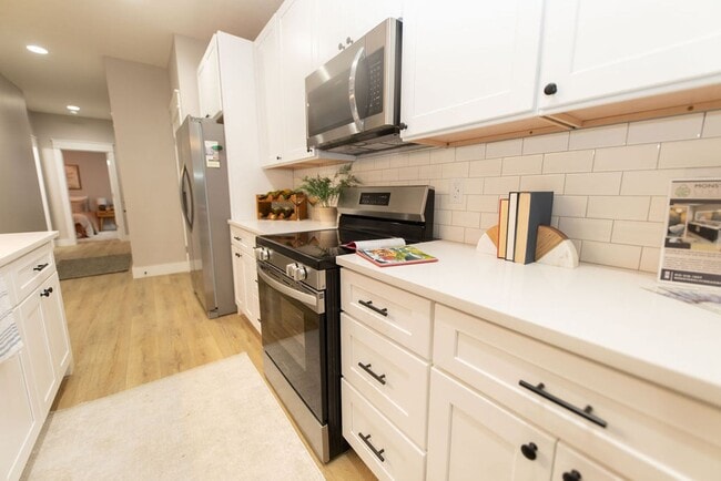 Building Photo - *August 2027* - Brand New Build 5 Bed, 5 Bath Brick Townhome! Amazing Location!