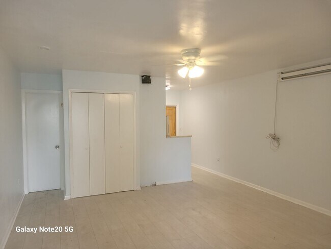 Building Photo - Martha Drive Triplex (3)