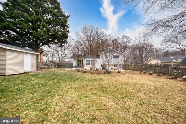 Building Photo - 4111 Landgreen St