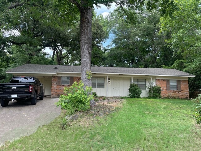 Building Photo - 2722 McDonald Rd
