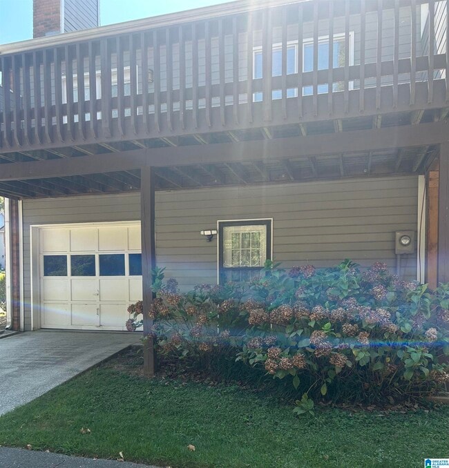 Building Photo - 2212 Ascot Ln