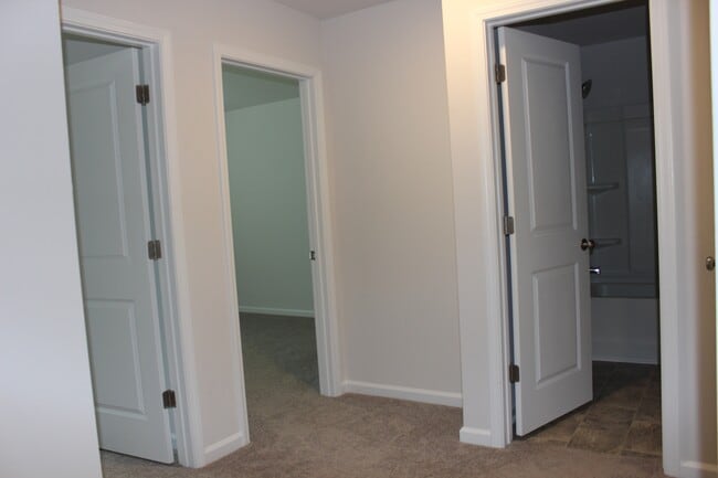 Building Photo - 15 Apricot Ln