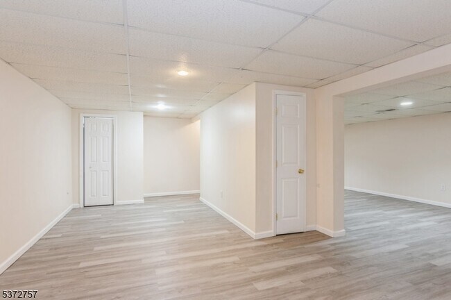 Building Photo - 17 Lackland Ave