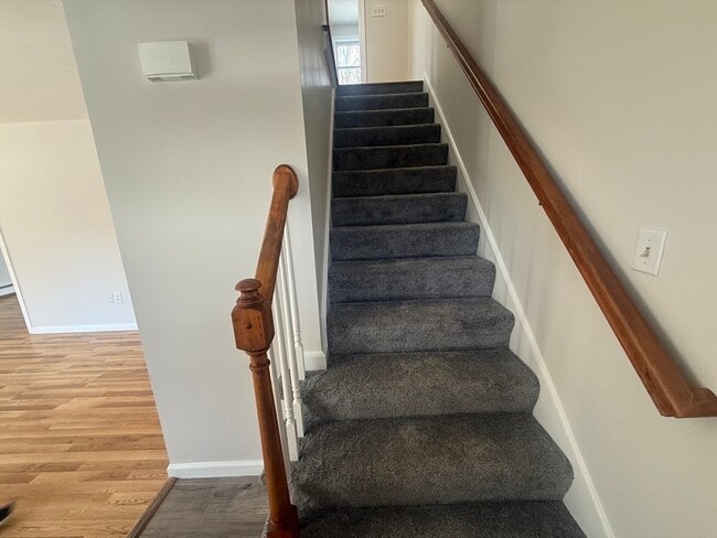 Building Photo - 17 Julian Ln