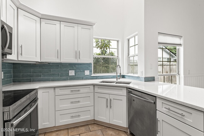 Building Photo - 8621 Goodbys Trace Dr