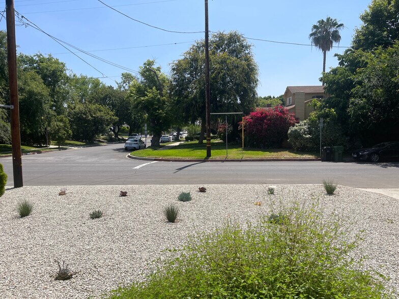 View from living room / dinning room - 5457 Beck Ave