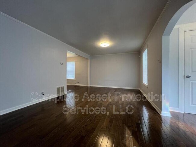 Building Photo - 2788 Hickory St