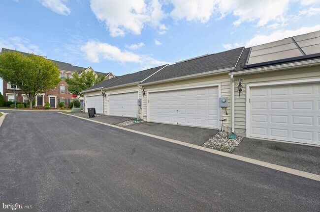 Building Photo - 22448 Bright Sky Dr
