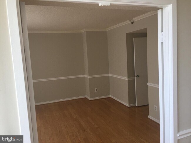 Building Photo - 3713 S George Mason Dr